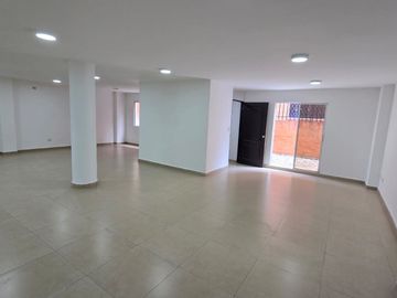 edificio en arriendo en ciudad jardín. Cod A9190159