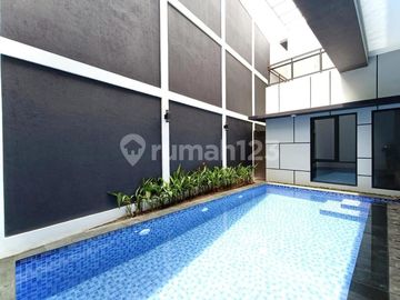Rumah Baru Bagus dengan Private Pool di Sektor 9 Bintaro Jaya