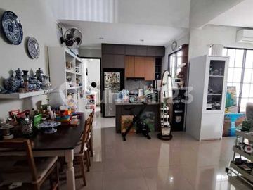 Dijual Rumah Bagus 2 Lantai ( 4 +1 KT ) di Lokasi Premium dan Sangat Strategis Anggrek Loka BSD