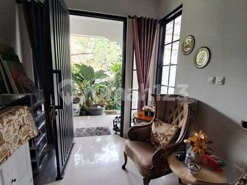 Dijual Rumah Bagus 2 Lantai ( 4 +1 KT ) di Lokasi Premium dan Sangat Strategis Anggrek Loka BSD