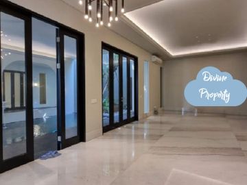 For Sale Luxury Modern-Classic House at Kebayoran Baru