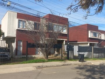 Casa en VENTA 3dorm 3baños Villa Alemana-Metro La Concepción