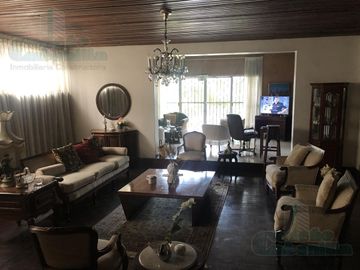INVERSIONISTAS VENDO  VILLA SOBRE TERRENO COMERCIAL EN URDESA CENTRAL