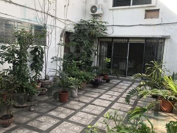 INVERSIONISTAS VENDO  VILLA SOBRE TERRENO COMERCIAL EN URDESA CENTRAL