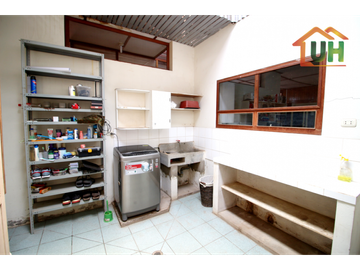 00309  VENTA CASA PUCALLPA SEMINOBLE + ALMACÉN  AC 612m2