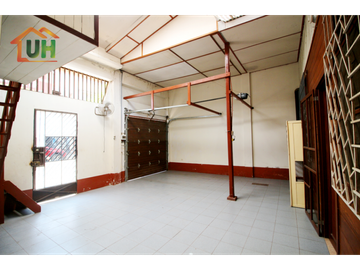 00309  VENTA CASA PUCALLPA SEMINOBLE + ALMACÉN  AC 612m2