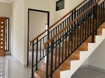 Rumah Baru 2 Lantai Design Taman Depan, Dekat LRT dan Tol Becakayu