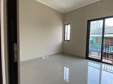 Rumah Baru 2 Lantai Design Taman Depan, Dekat LRT dan Tol Becakayu