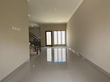 Rumah Baru 2 Lantai Design Taman Depan, Dekat LRT dan Tol Becakayu