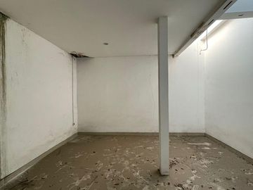 Disewakan Ruko Tiga Lantai Di Batununggal Indah Raya