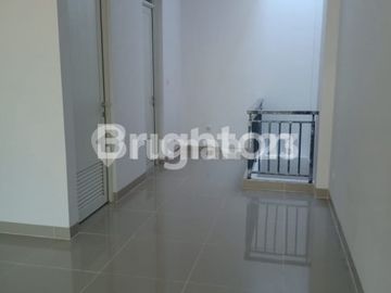 Dijual murah BU Rumah 2 lantai hoek Siap Huni di Kelapa Gading