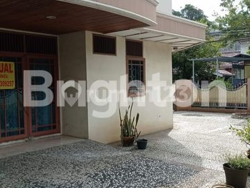 Dijual murah BU Rumah 2 lantai hoek Siap Huni di Kelapa Gading