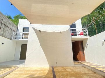 Casa de 4 recamaras, jacuzzi, lock off, venta en La Crucecita Huatulco