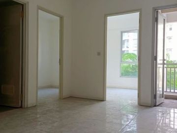 Apt. Eastcoast Ametys Residence Hadap Selatan View pool