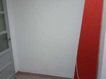 VENTA DOS AMBIENTES AMPLIO CON ENTRE PISO UN AMBIENTE MAS. ZONA WILDE (valor publicado a modo figurativo NO INFORMATIVO CONSULTE)