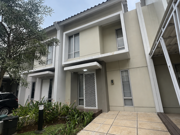 Disewakan Rumah Cluster Carillo Gading Serpong Dekat BSD