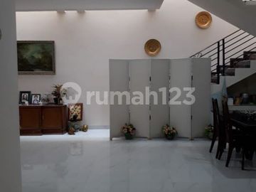 Rumah 2 Lantai Di Sunrise Garden, Jakarta Barat, J