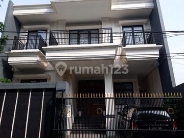 Rumah 2 Lantai Di Sunrise Garden, Jakarta Barat, J
