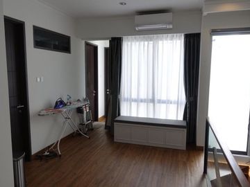 Rumah Bagus Dan Nyaman Di Discovery Sektor 9 - GB/DV 0941 BR