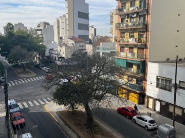 4 AMBIENTES SOBRE BOULEVARD CON COCHERA Y BAULERA , 3 DORMITORIOS Y 3 BAÑOS
