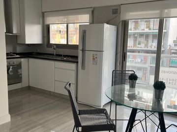 4 AMBIENTES SOBRE BOULEVARD CON COCHERA Y BAULERA , 3 DORMITORIOS Y 3 BAÑOS