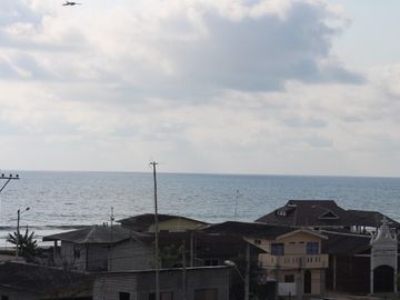 Se Vende Casa Cerca del Mar y Frente al Mar en Manglaralto