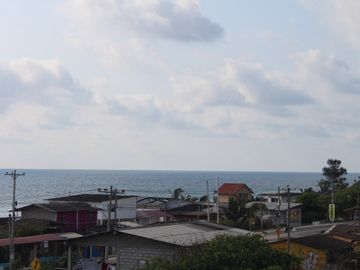 Se Vende Casa Cerca del Mar y Frente al Mar en Manglaralto