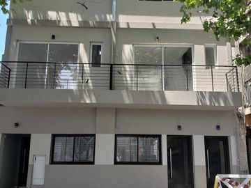 A ESTRENAR - PH 2 Amb. en Duplex - Patio y Balcón - Excelente
