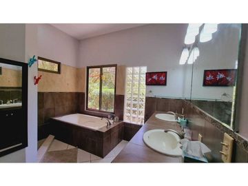 CASA AMOBLADA CON PISCINA EN  ALTOS DEL MARIA 1550M2