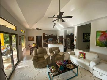 CASA AMOBLADA CON PISCINA EN  ALTOS DEL MARIA 1550M2