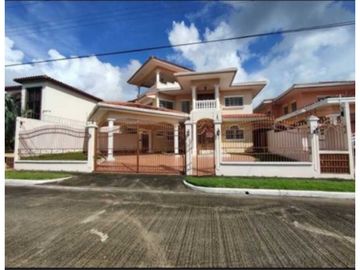 VENTA CASA ALTOS DE PANAMA 3 PLANTAS