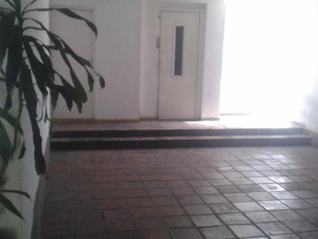 VENDO EDIFICIO De 1000 M2 Barrio Chapinero para hotel u oficinas
