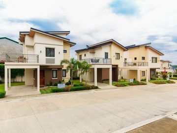 5 Bedrooms Single Attached House for Sale Marilao Brgy. Loma de Gato, Marilao Bulacan