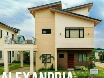 5 Bedrooms Single Attached House for Sale Marilao Brgy. Loma de Gato, Marilao Bulacan