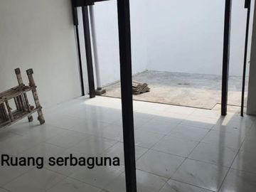Rumah Babatan Pantai hadap utara, listrik 4400watt