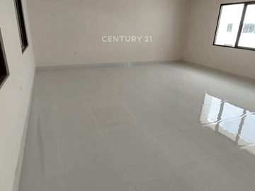 Gudang Dengan Kantor Lantai 2  Eraprima M Toha Tangerang