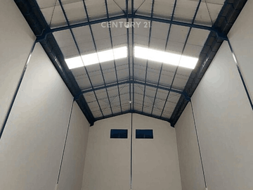 Gudang Dengan Kantor Lantai 2  Eraprima M Toha Tangerang
