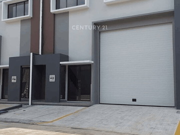 Gudang Dengan Kantor Lantai 2  Eraprima M Toha Tangerang