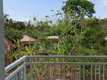 RUMAH EKLUSIF JOGJA UTARA HARGA MIRING 4 KAMAR TIDUR