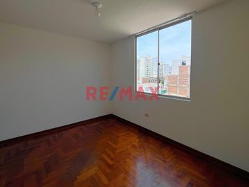 Departamento En Venta 5To Piso. Vista Parque Int.