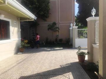 600sqm Bungalow 5 Bedrooms House and Lot for SALE / RENT in Angeles City along Friendship highway near CLARK