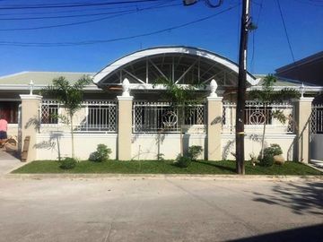 600sqm Bungalow 5 Bedrooms House and Lot for SALE / RENT in Angeles City along Friendship highway near CLARK