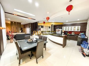 Dijual Villa siap huni Lux Full Furnish Komplek Taman Timur Raya