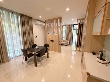 Rumah Siap Huni Di Hoek 2 Lantai Di Serenia Hill Lebak Bulus