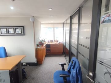 oficina en venta en quinta camacho. Cod V117927