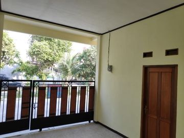 Rumah + kios di perwira bekasi utara
