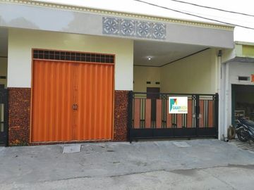 Rumah + kios di perwira bekasi utara
