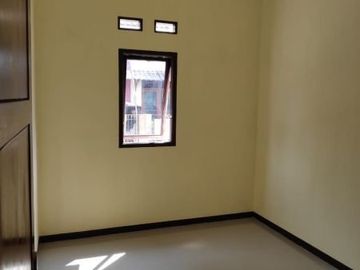 Rumah + kios di perwira bekasi utara