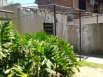 Casa mas local en venta MUY BUENA