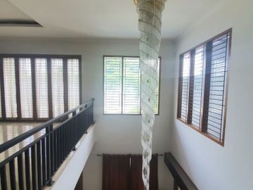 Rumah Mewah Dengan Swimming Pool Di Sektor 8 - GB 4658 BR